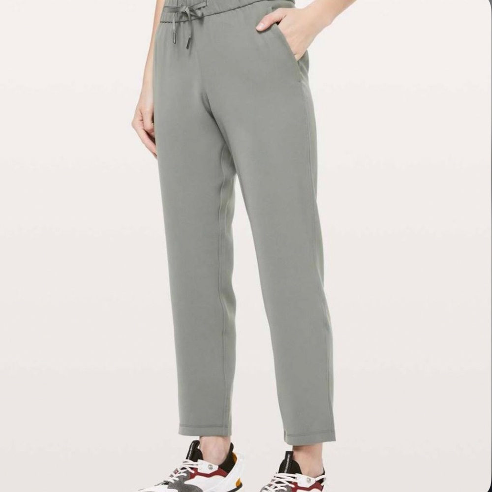 Lululemon On The Fly work pants size 12
